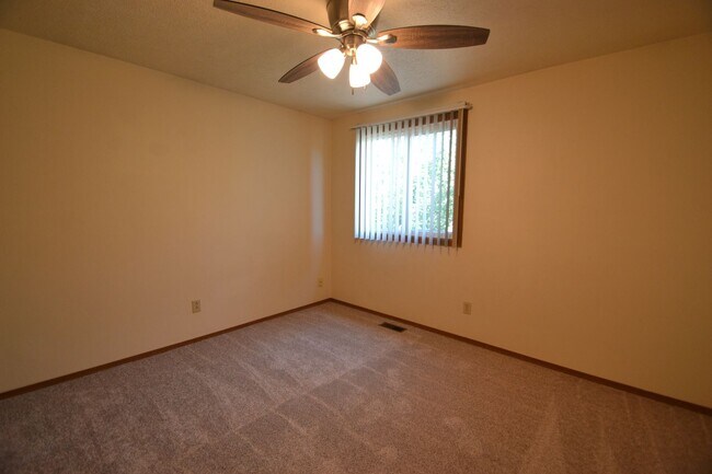 Building Photo - 2220 Piros Dr