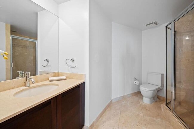Building Photo - 200 Sunny Isles Blvd