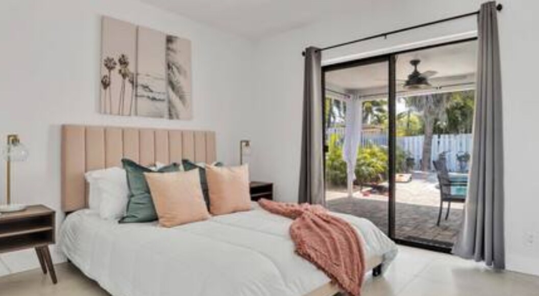 Queen bedroom - 3001 NW 9th Ave