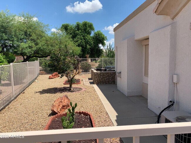 Building Photo - 15185 W Vía Manana