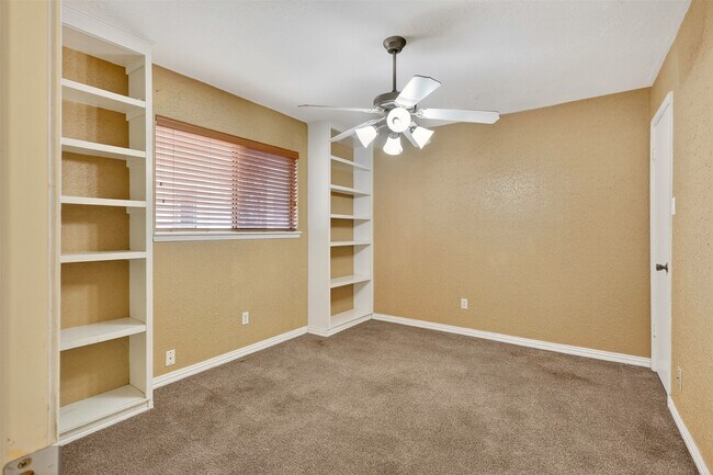 Building Photo - 6030 Gallant Forest Dr