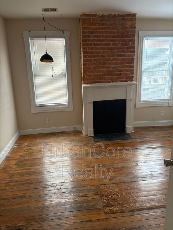 Building Photo - 410 N 32nd St