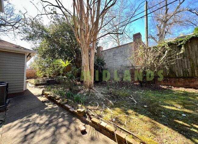 Building Photo - 2417B Clark Street