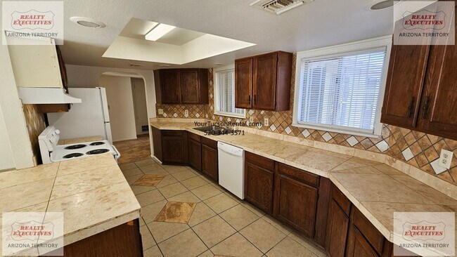 Building Photo - 1st Ave & Irvington Rd area 3 bedroom with AC