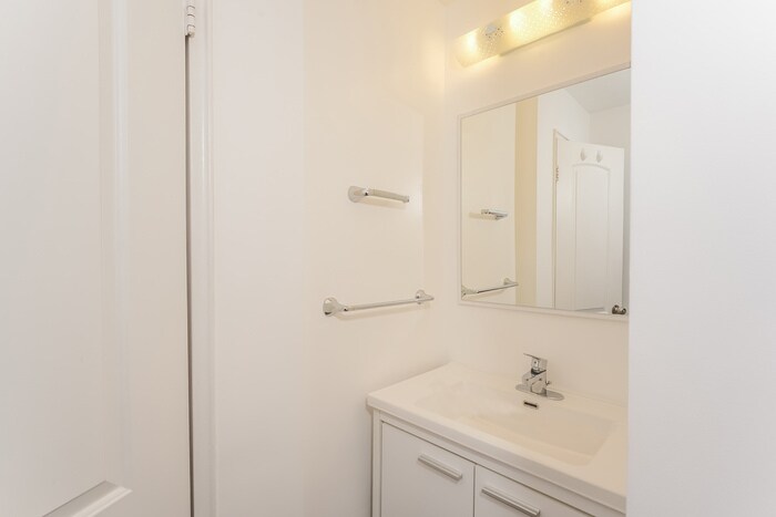 Building Photo - 20517 Mountville Dr