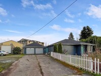 Building Photo - Available NOW!!!! Fantastic Shop & Large H...