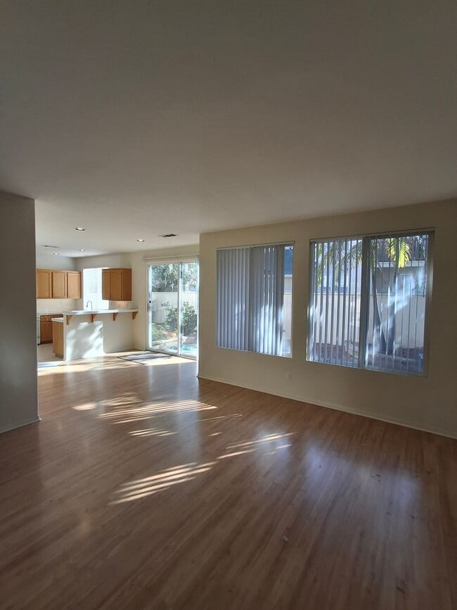 Building Photo - Beautiful Home in the Heart of it all. MUST SEE!!!