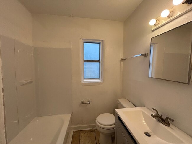 Building Photo - Convinient 2 Bedroom Home in Arlington!