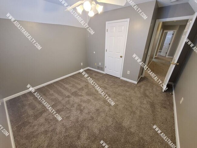 Building Photo - Gorgeous Blue Valley Home-Available NOW!!