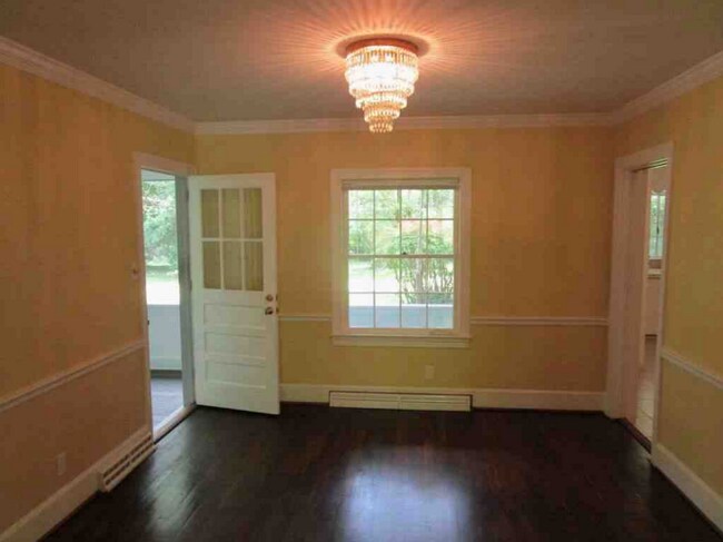 Building Photo - 2626 Monticello Dr