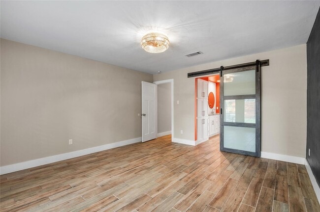 Building Photo - 1104 Durham Dr