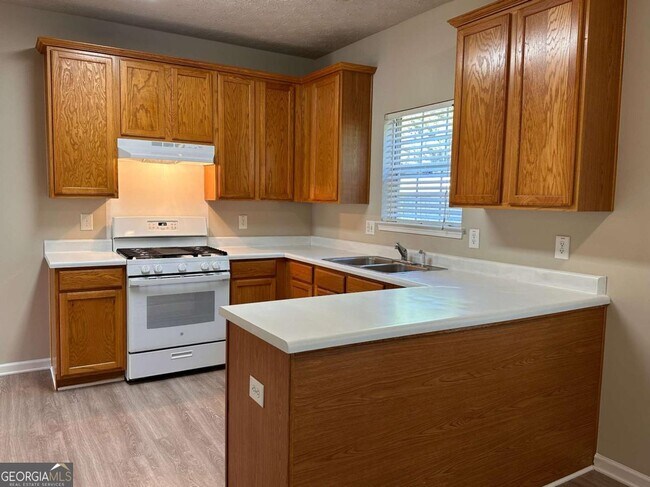 Building Photo - 305 Hulan Way