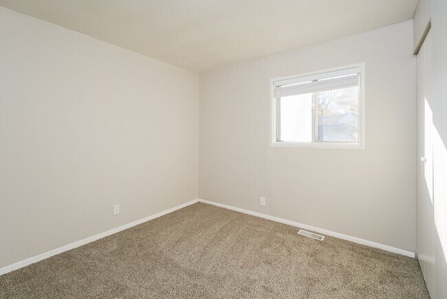 Building Photo - 3478 Hermosa Ct