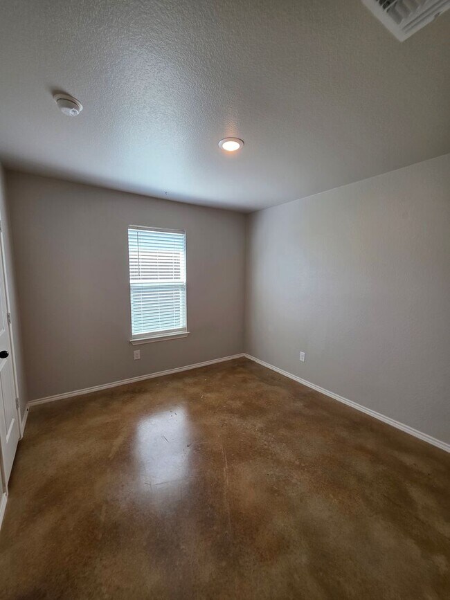 Building Photo - 3103 Goblin Dr