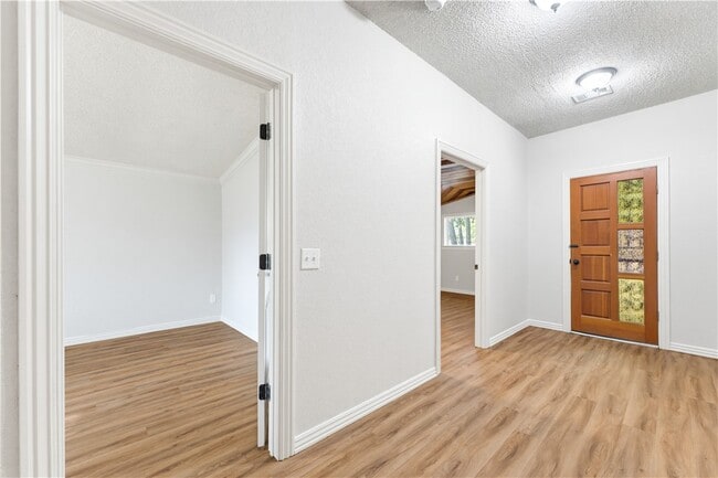 Building Photo - 202 3rd Ave SW