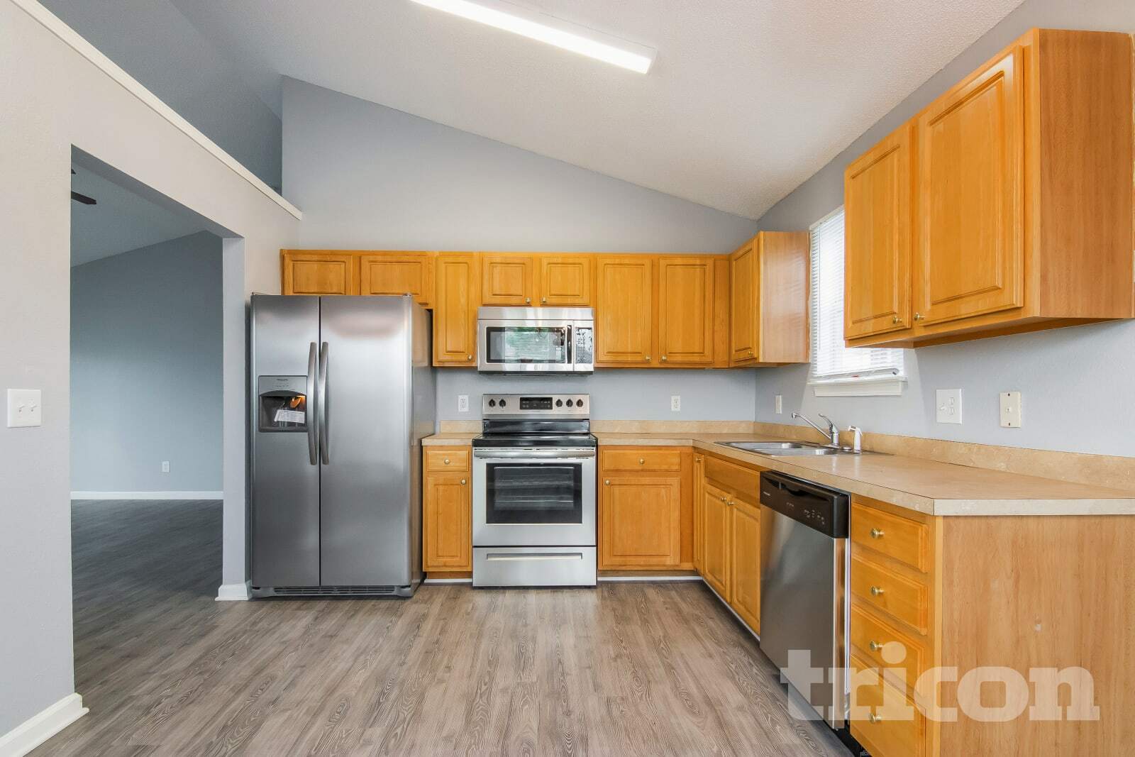 Building Photo - 255 Legend Oaks Dr