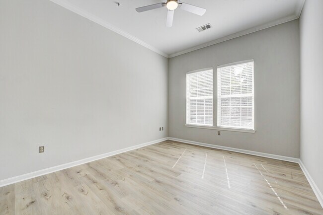 Building Photo - 191 Somervelle St