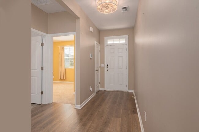 Building Photo - 700 Pintail Pointe