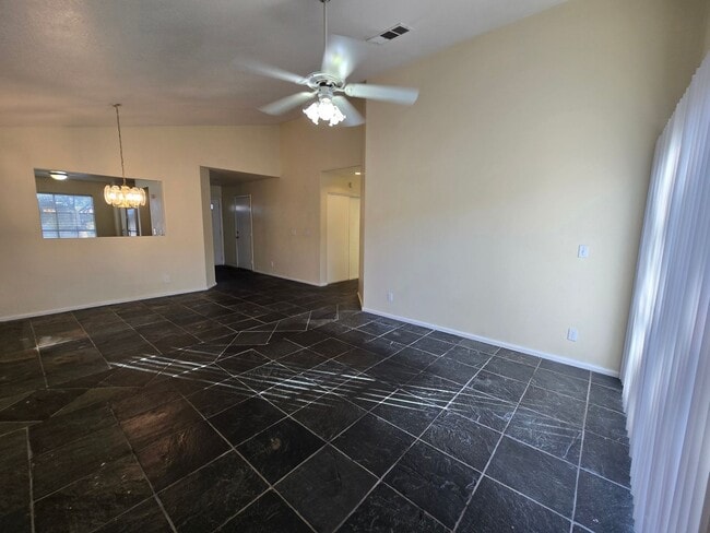 Building Photo - 2417 Bloomington Dr