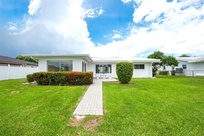 Building Photo - 315 Buttonwood Ln