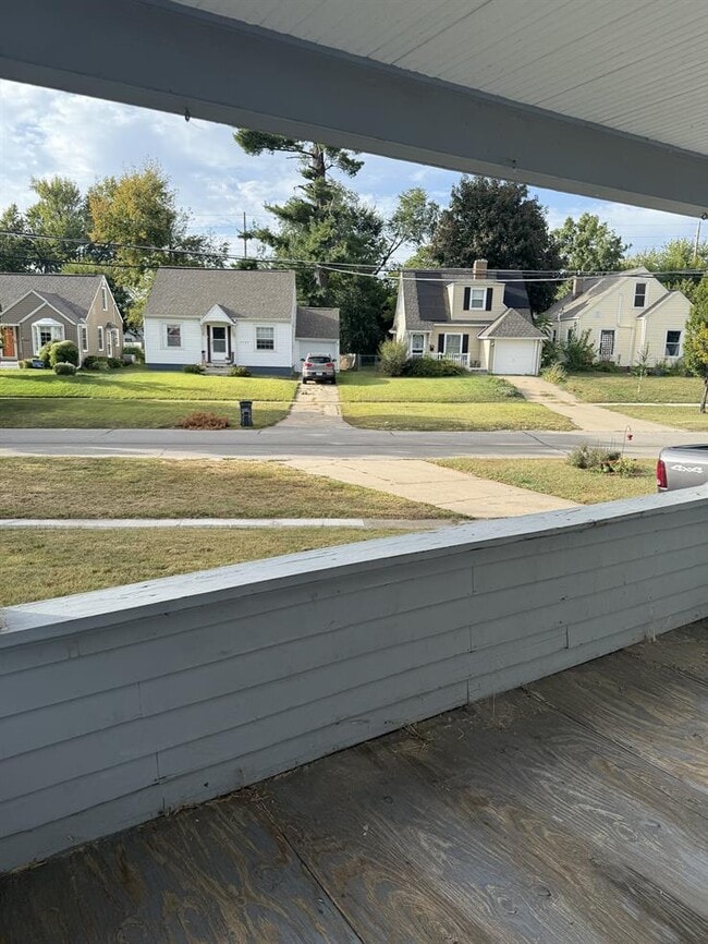 Building Photo - 2417 E Ave NE