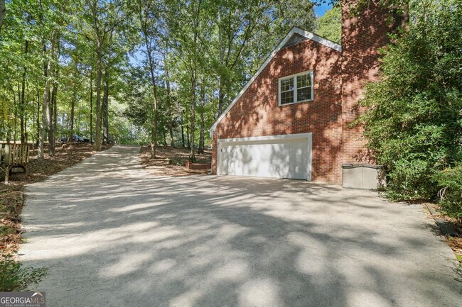 Building Photo - 80 Cliffcreek Trce NE