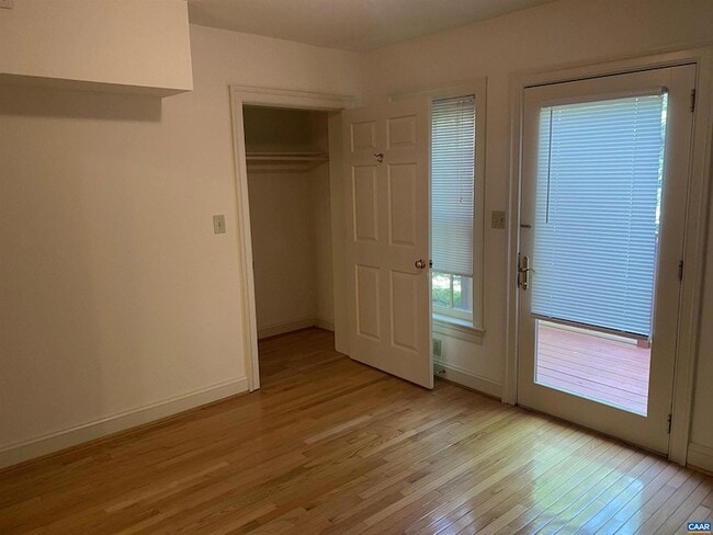 Building Photo - 415 2nd St NE