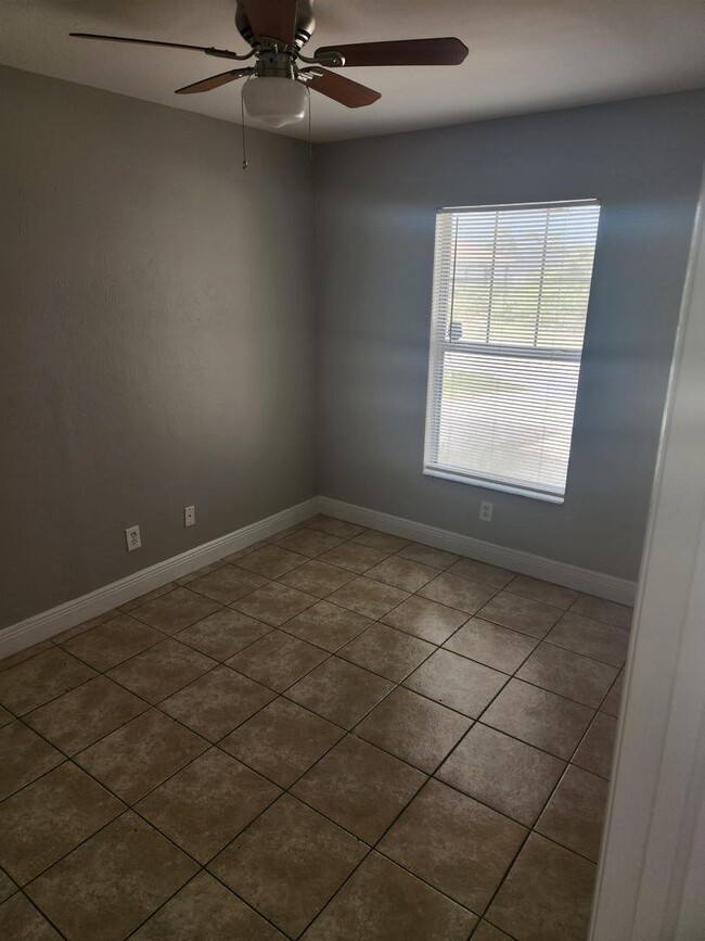 Building Photo - Large 2 bedroom 2 Bath Duplex for only $15...