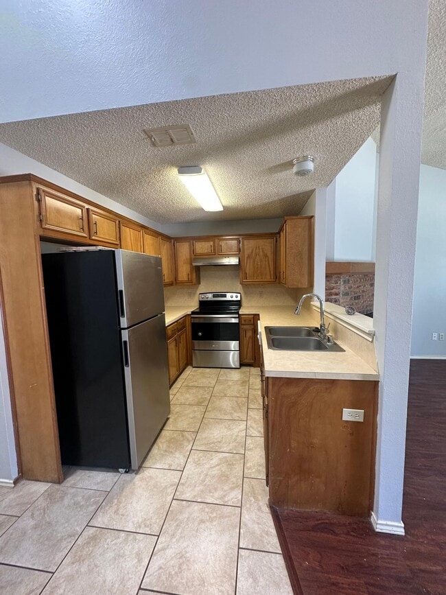 Building Photo - 5618 Brownfield Dr