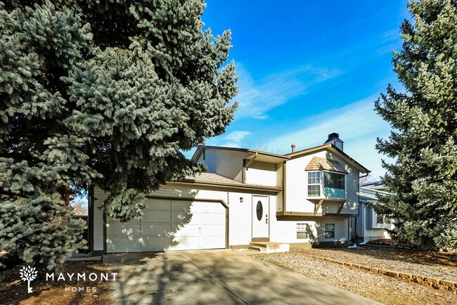 Building Photo - Spacious Two-Story Living in Aurora