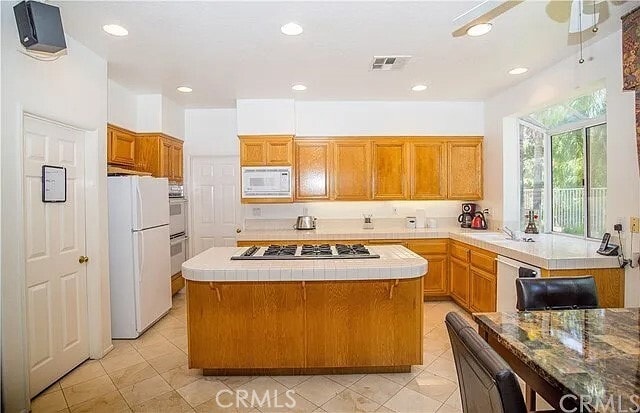 Building Photo - 823 S Parkglen Pl