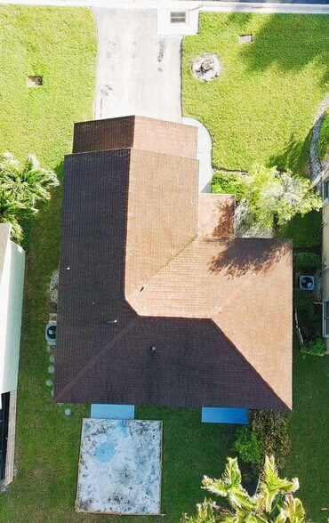 Building Photo - 5885 Northpointe Ln