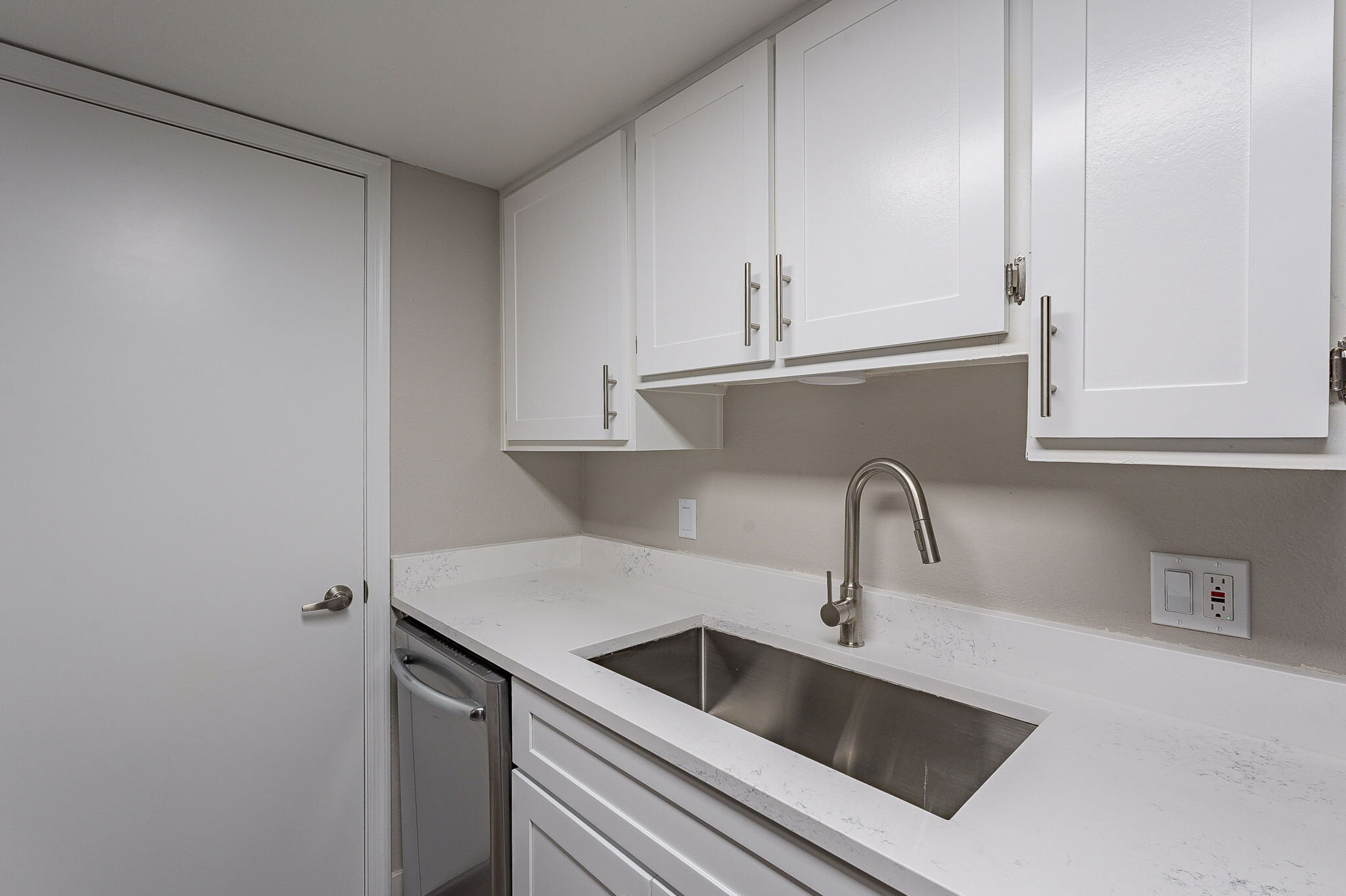 Building Photo - 4744 E Portland St