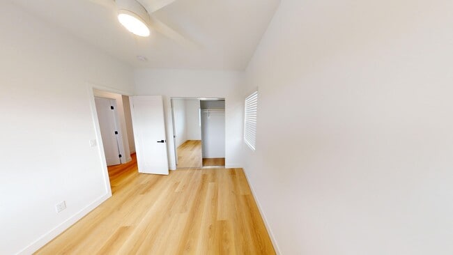Building Photo - 5339 W Falls View Dr