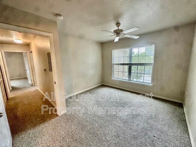 Building Photo - 5631 Rosehill Rd