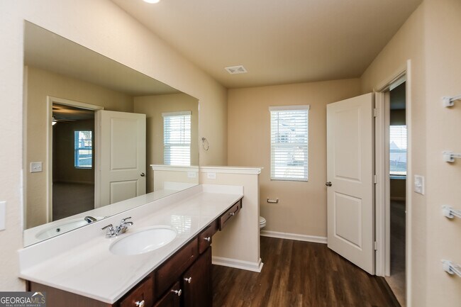 Building Photo - 320 Augusta Woods Dr