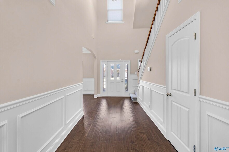 Building Photo - 110 Wolf Creek Trl SW