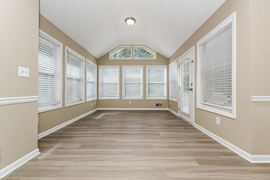 Building Photo - 234 Benton Fields
