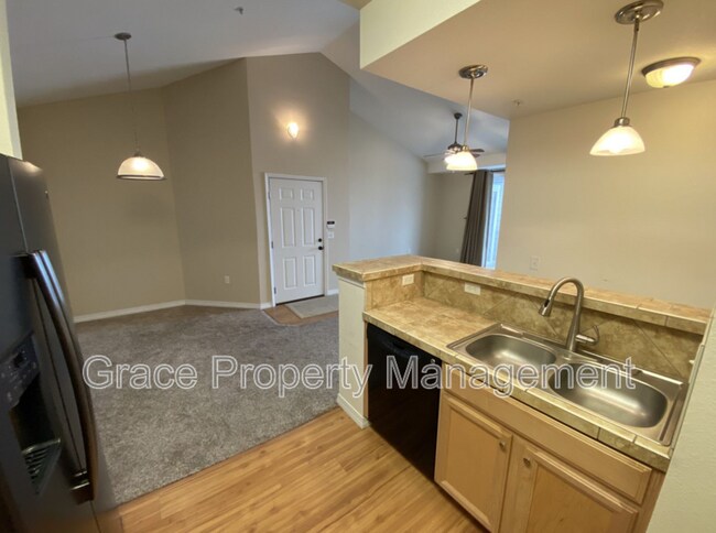 Building Photo - 804 Summer Hawk Dr
