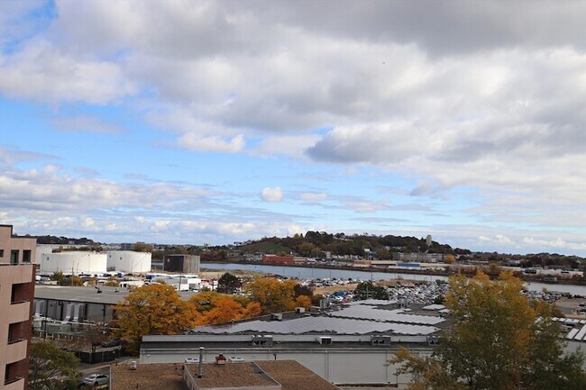 Building Photo - 175 Cottage St