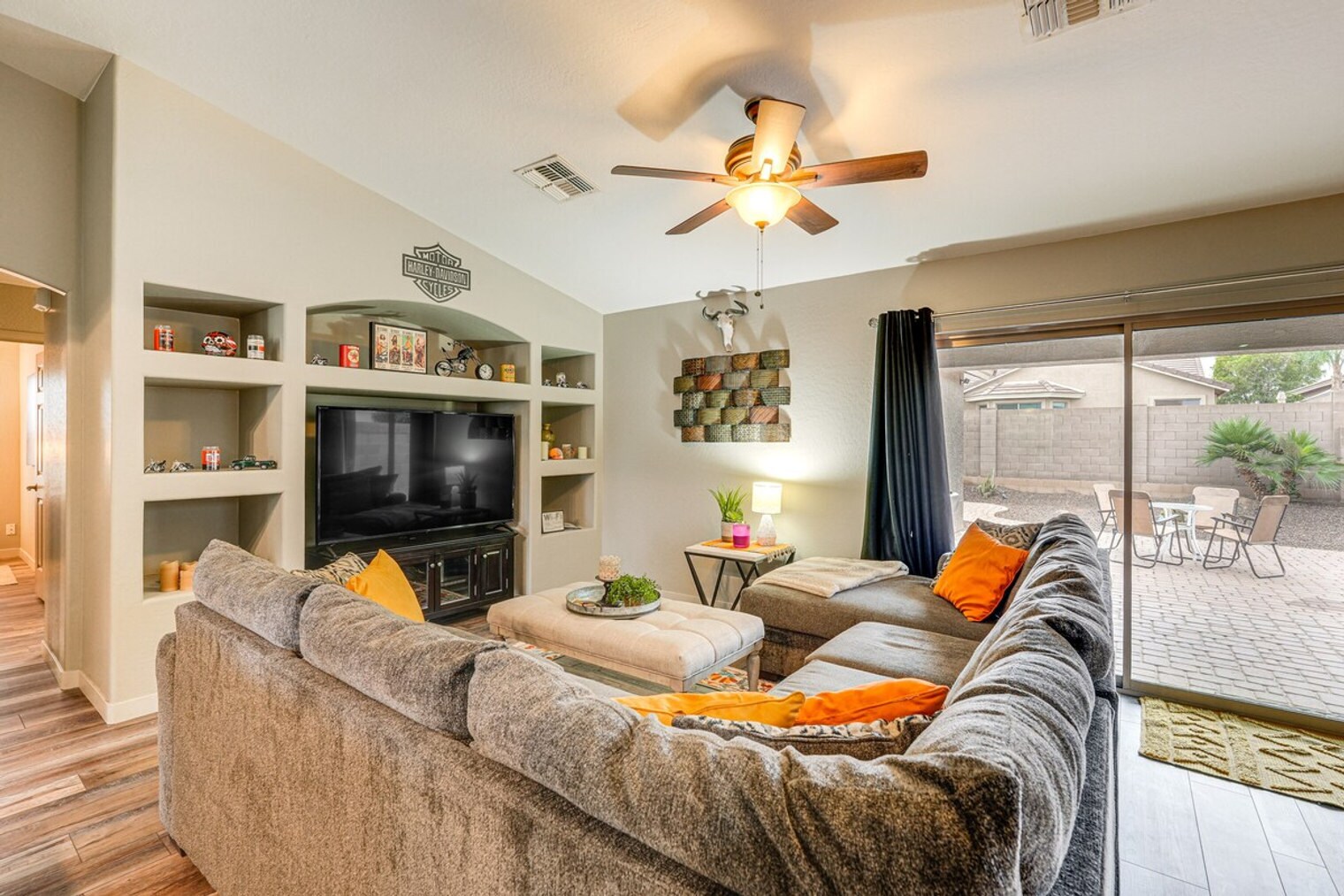 Building Photo - 2125 W Goldmine Mountain Dr