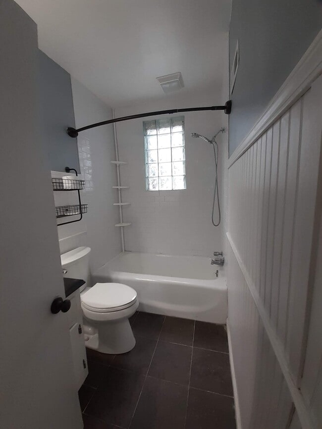 Building Photo - 2001 Highland Ave