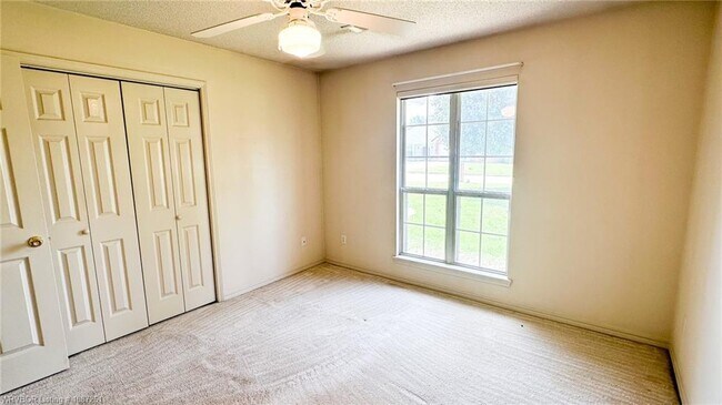 Building Photo - 3140 Eagle Dr