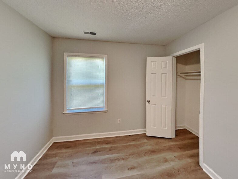 Building Photo - 12309 Rock Canyon Dr