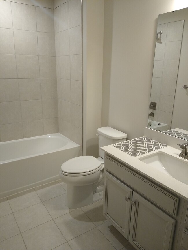 Second Floor Bathroom - 8001 Wistar Glen Dr