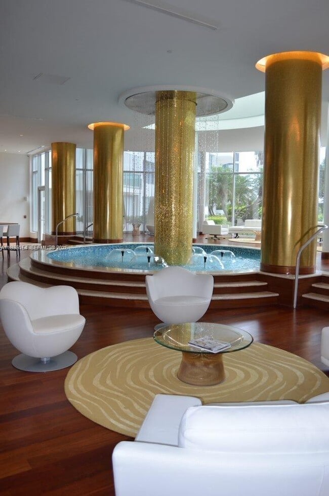 Building Photo - 5161 Collins Ave