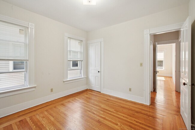 Building Photo - 807 Orange St