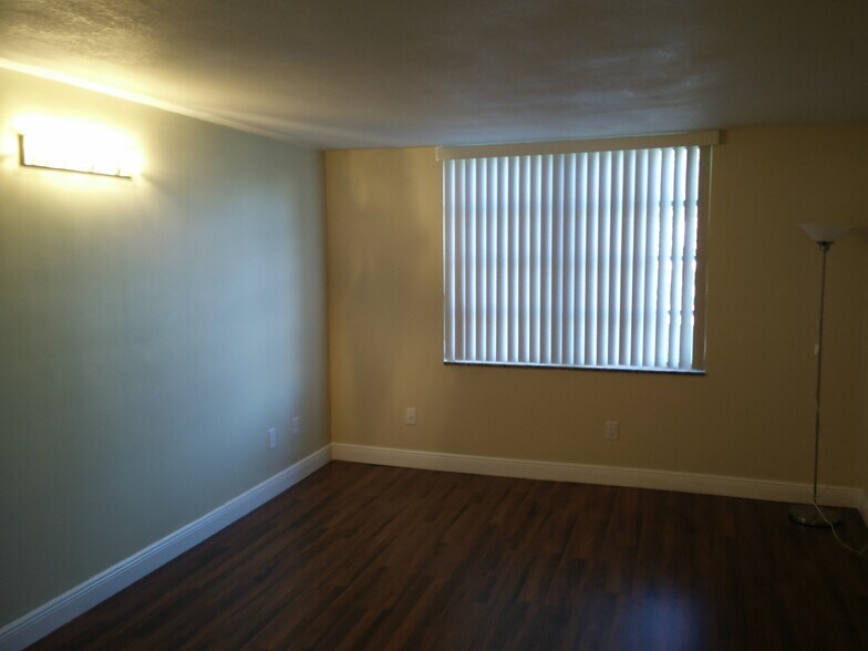 Building Photo - 3285 Foxcroft Rd
