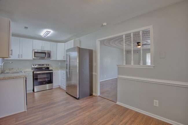 Building Photo - 2902 Princeton Ave