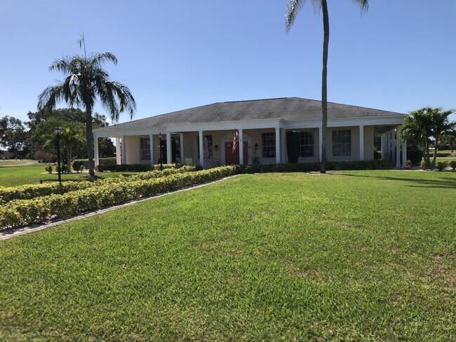 Building Photo - 1220 Myerlee Country Club Blvd